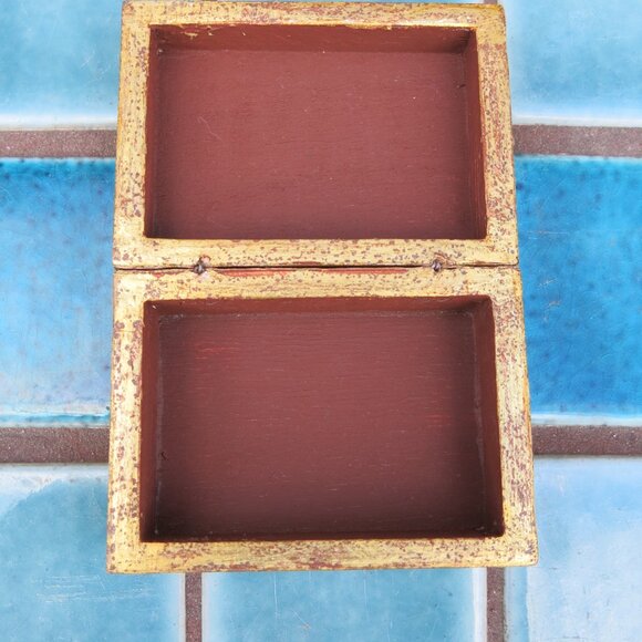 Vintage Italian St. Francis Hand Painted Wood Embossed Trinket Box - Picture 6 of 9